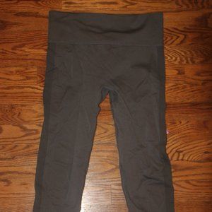 womens capris